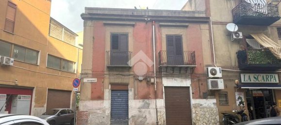 1 bedroom Apartment in Palermo, Italy No. 77106 2