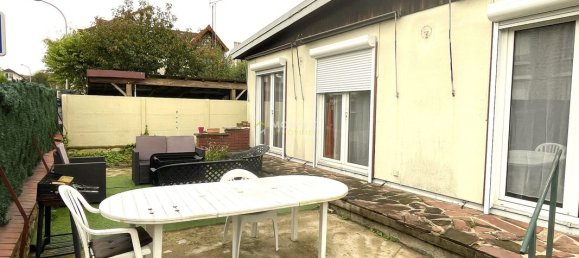 2 bedrooms House in Orly, France No. 169010 8