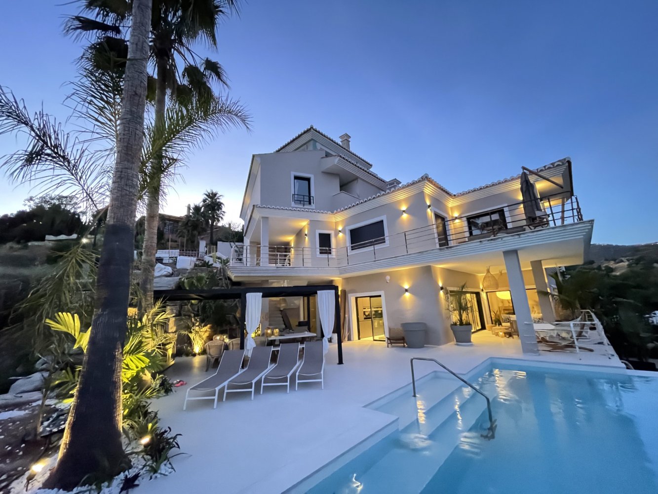 7 bedrooms Villa in Marbella, Spain No. 33848