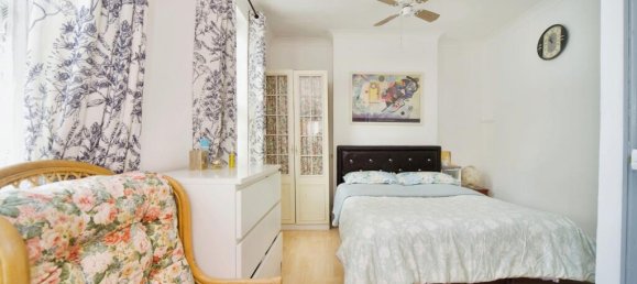 3 bedrooms House in East Ham, United Kingdom No. 11404 12