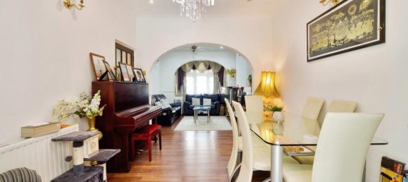 3 bedrooms House in East Ham, United Kingdom No. 11404 16