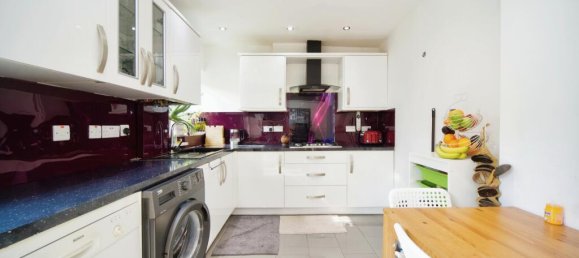 3 bedrooms House in East Ham, United Kingdom No. 11404 19