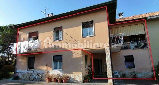 2 غرف نوم شقة في Cassano Magnago, Italy رقم 184532