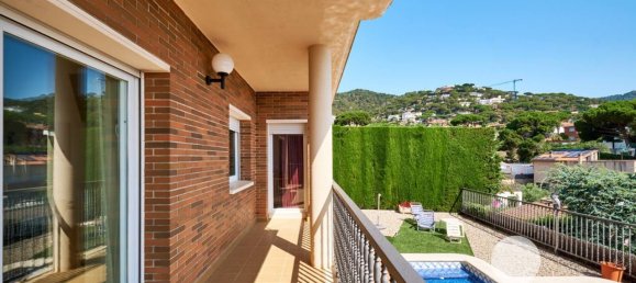 4 bedrooms House in Premia De Dalt, Spain No. 165814 7