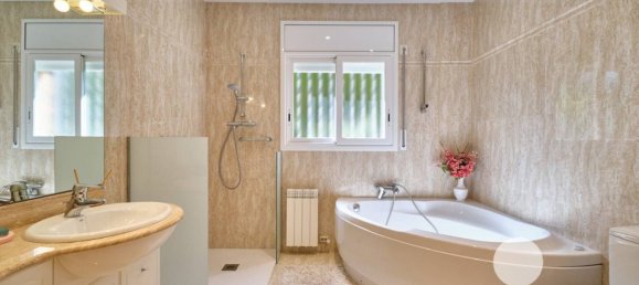 4 bedrooms House in Premia De Dalt, Spain No. 165814 24