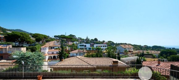 4 bedrooms House in Premia De Dalt, Spain No. 165814 6