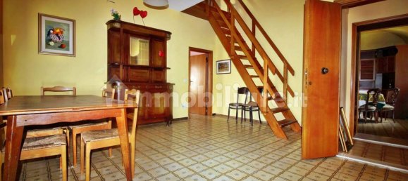 Здание с 5 комнатами в Скансано, Италия № 335389 6