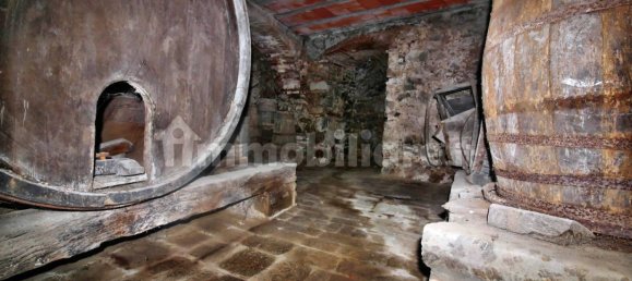 Здание с 5 комнатами в Скансано, Италия № 335389 20