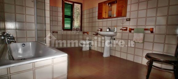 Здание с 5 комнатами в Скансано, Италия № 335389 15