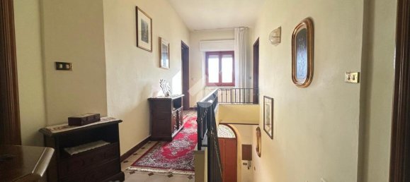 Дом с 7 комнатами в Сарцана, Италия № 115497 18