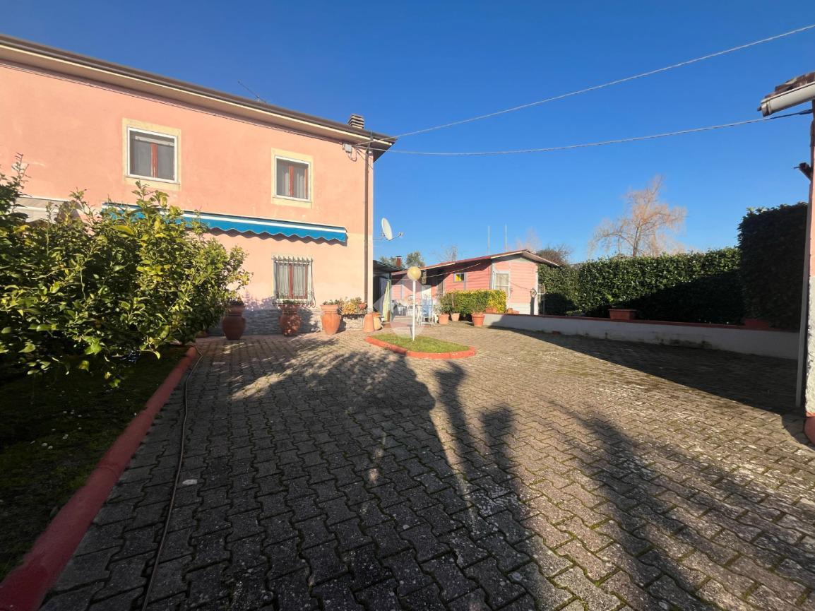 Дом с 7 комнатами в Сарцана, Италия № 115497