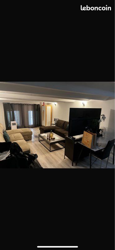 3 bedrooms Apartment in Marseille, France No. 360716