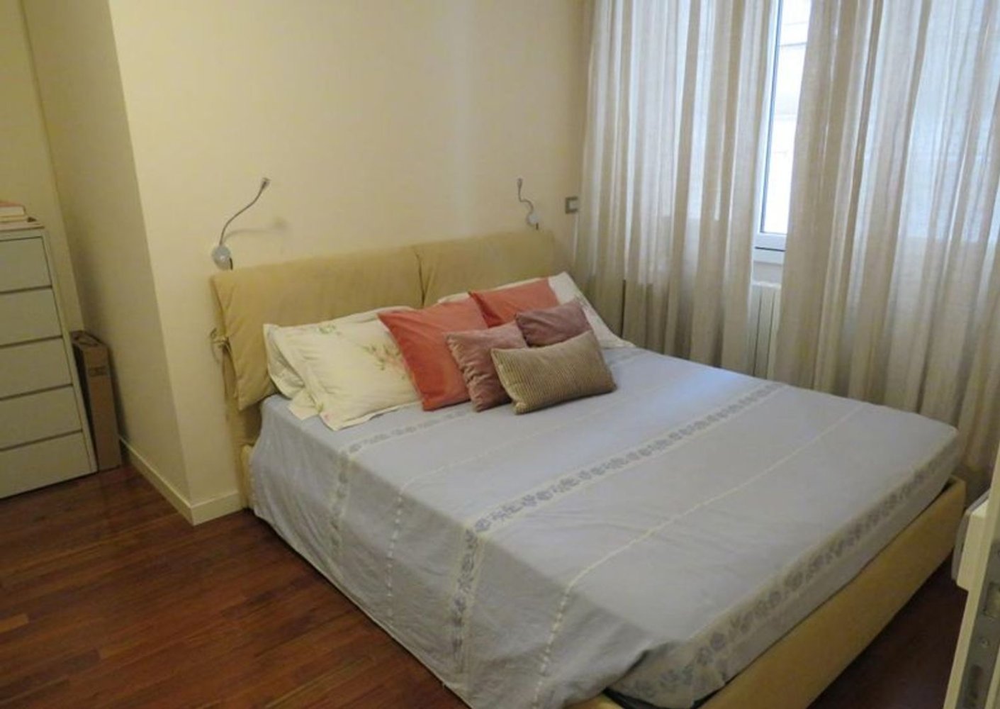 6 rooms Apartment in Milan, Italy No. 248110