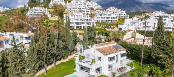 Villa de 4 dormitorios en Marbella, Spain No. 30880 24