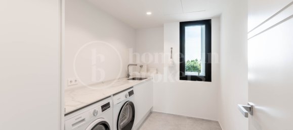 Villa de 4 dormitorios en Marbella, Spain No. 30880 2