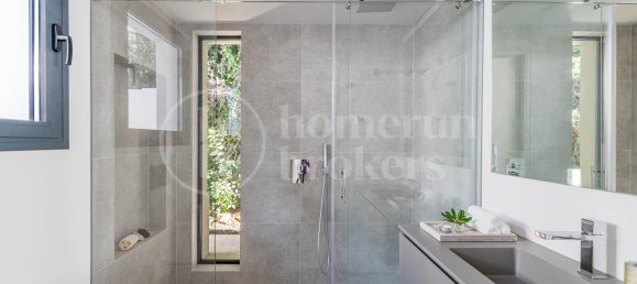 Villa de 4 dormitorios en Marbella, Spain No. 30880 50