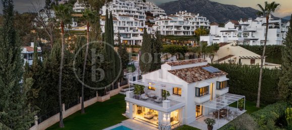 Villa de 4 dormitorios en Marbella, Spain No. 30880 36