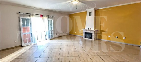 3 Schlafzimmer Haus in Corroios, Portugal, Nr. 102228 7