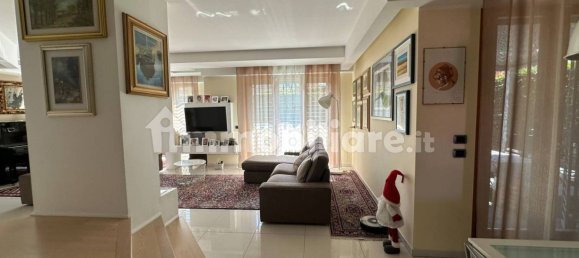 Villa de 4 dormitorios en Busto Garolfo, Italy No. 363760 16