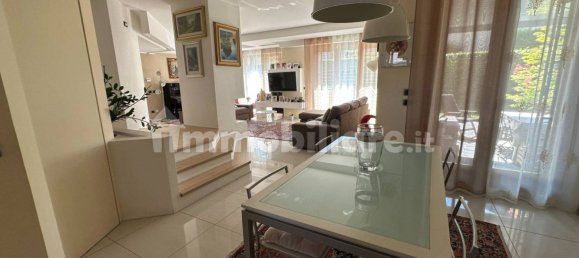 Villa de 4 dormitorios en Busto Garolfo, Italy No. 363760 17