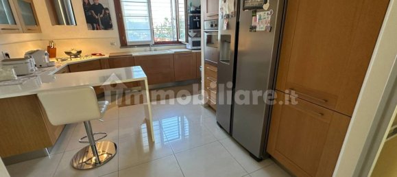 Villa de 4 dormitorios en Busto Garolfo, Italy No. 363760 19