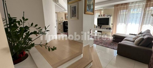 Villa de 4 dormitorios en Busto Garolfo, Italy No. 363760 15