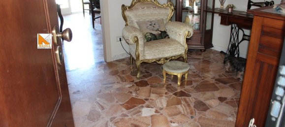 8-salle Appartement à Syracuse, Italy No. 306732 10