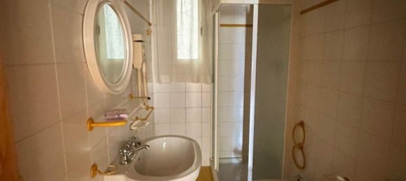 2 rooms Apartment in Florence, Italy No. 10791 3