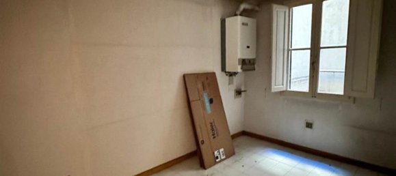 2 rooms Apartment in Florence, Italy No. 10791 2