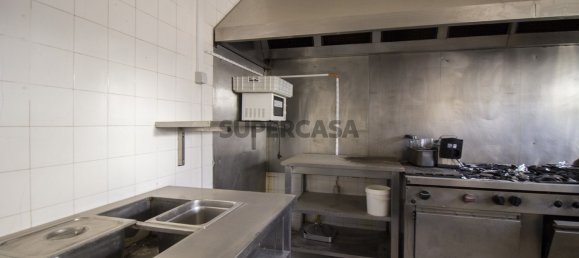 Коммерческая недвижимость 326м² в Албуфейра, Португалия № 165217 9