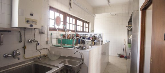 Коммерческая недвижимость 326м² в Албуфейра, Португалия № 165217 11