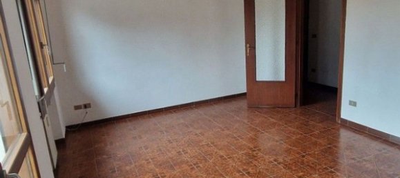 Квартира с 3 комнатами в Мортара, Италия № 278728 2