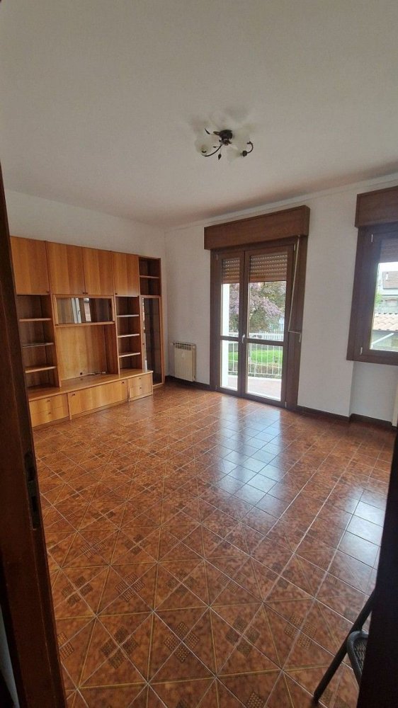 Квартира с 3 комнатами в Мортара, Италия № 278728