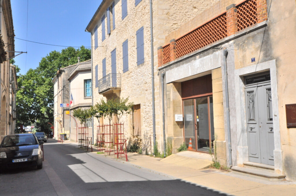 265m² Building in Sommieres, France No. 294425