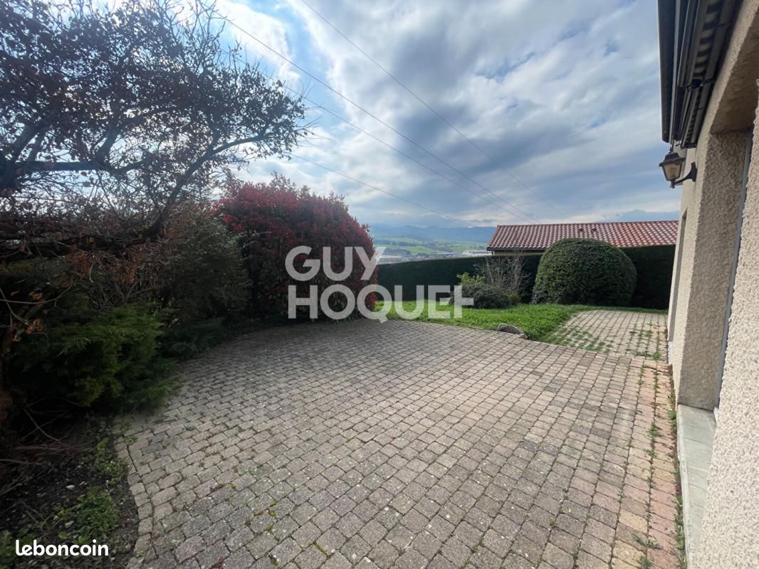 4 bedrooms Villa in Loire, France No. 193890