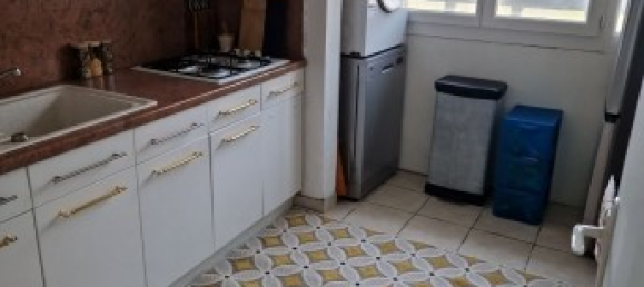 Apartamento de 2 dormitorios en Le Pontet, France No. 334750 9