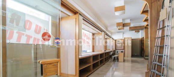 3 rooms Commercial property in Trieste, Italy No. 340257 3