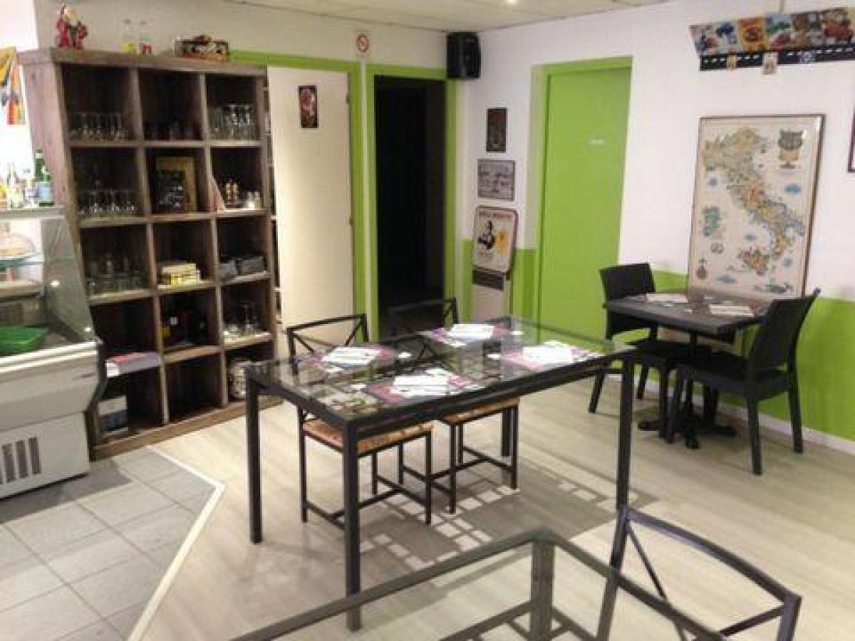  مكتب في Dreux, France 118متر مربع رقم 18310