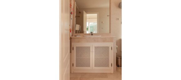 2 bedrooms Penthouse in Marbella, Spain No. 174430 2