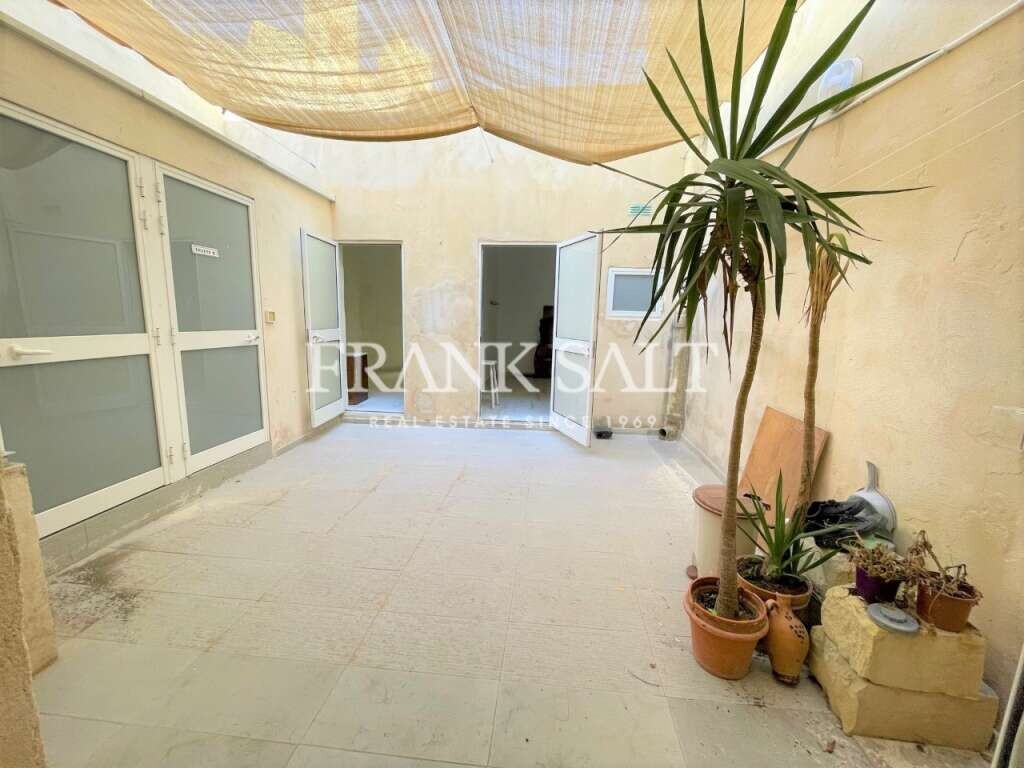 100m² Cafe / restaurant in Hamrun, Malta No. 13366