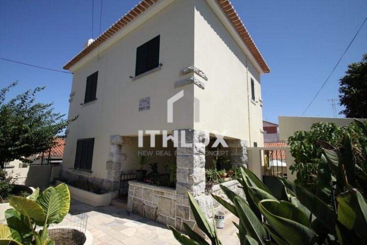 4 bedrooms Villa in Cascais, Portugal No. 3625