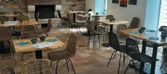 Gewerbliche Immobilie in Ploneour-Lanvern, France 150m², Nr. 319152 2