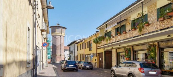 Apartamento de 4 dormitorios en Busto Garolfo, Italy No. 378974 21