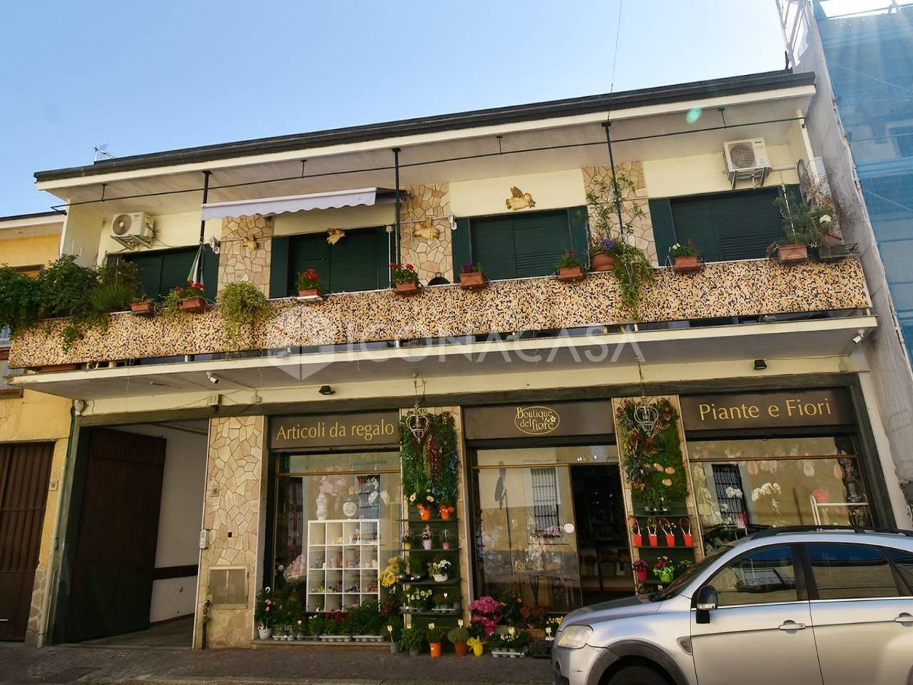 Apartamento de 4 dormitorios en Busto Garolfo, Italy No. 378974