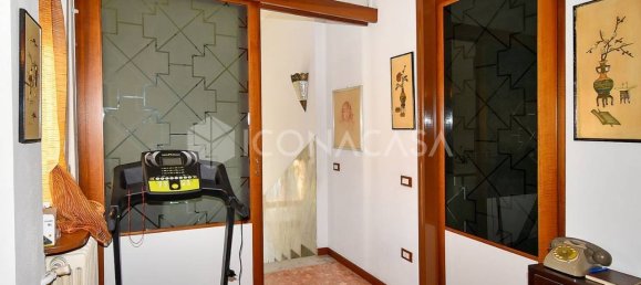 Apartamento de 4 dormitorios en Busto Garolfo, Italy No. 378974 2