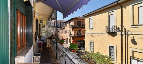 Apartamento de 4 dormitorios en Busto Garolfo, Italy No. 378974 11