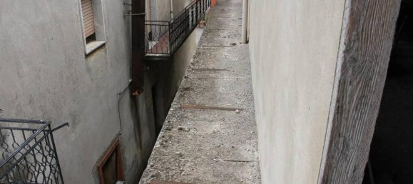 Квартира с 3 комнатами в Латронико, Италия № 72871 11