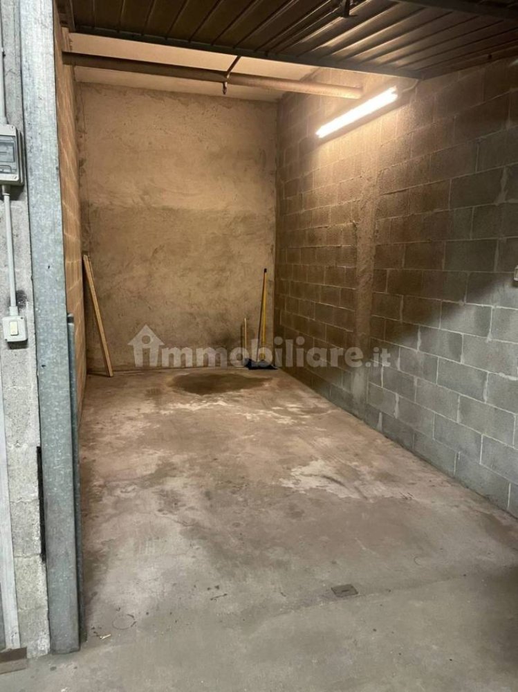 13m² Garage in Rivoli, Italy No. 258318