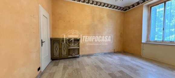 3 rooms Apartment in Turin, Italy No. 305154 2