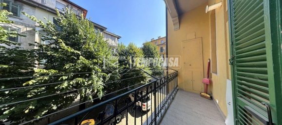 3 rooms Apartment in Turin, Italy No. 305154 3